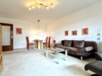 RUDNICK bietet MÖBLIERT – 4 Zimmer mit Charme + 2 Balkone - Wohnzimmer