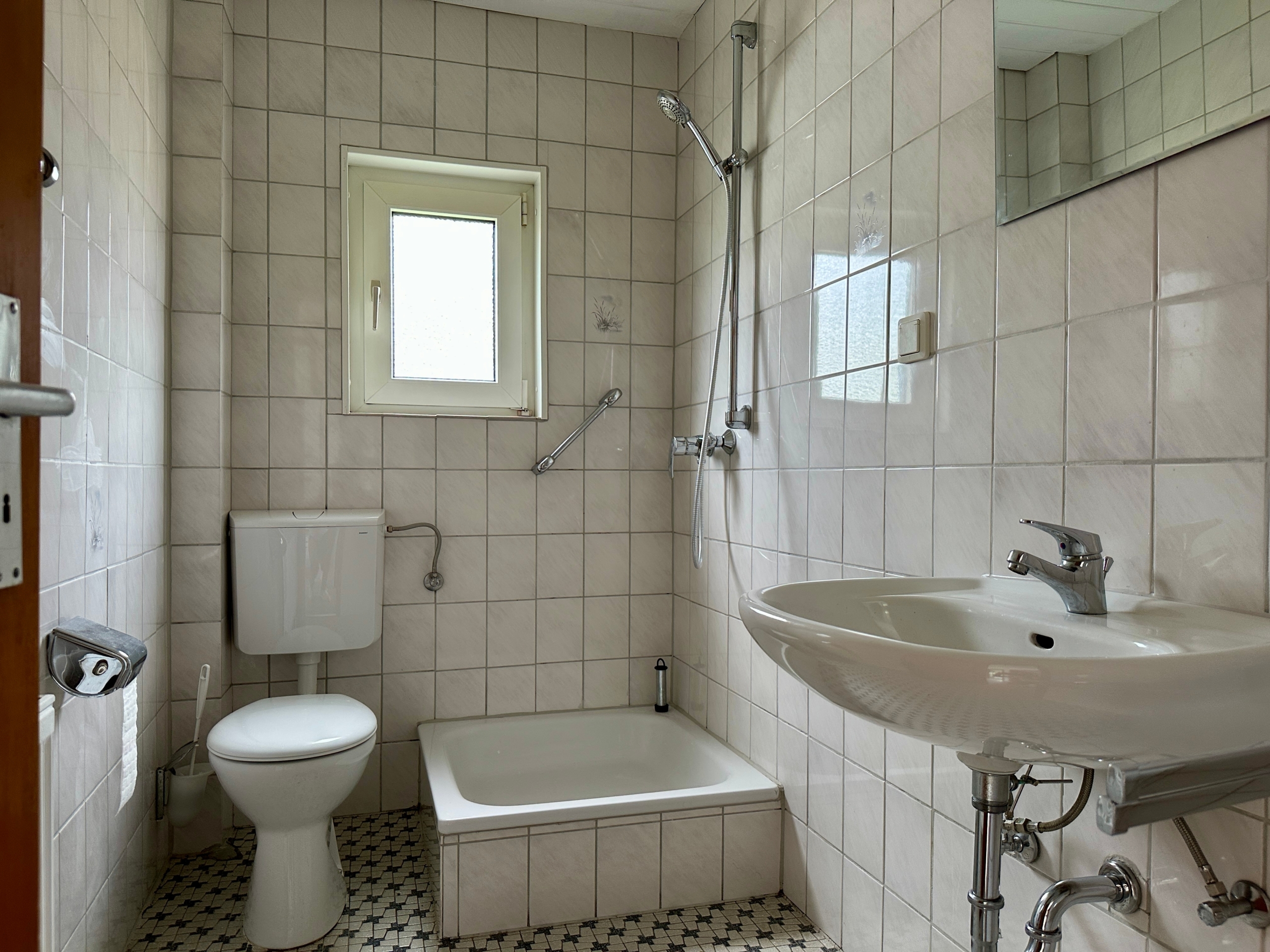 Badezimmer EG