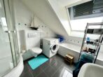 RUDNICK bietet WEITBLICK: Helle und gepflegte Dachgeschosswohnung mit Dachterrasse - Dusch- und Wannenbad