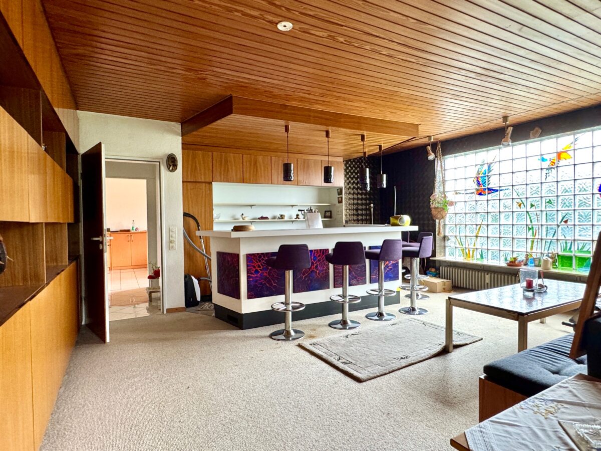 Wohnhaus OG Wohnzimmer mit Bar