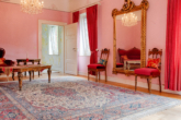 RUDNICK bietet historisches Pfarrwitwenhaus mit außergewöhnlichem Charme mit zusätzli. Baugrundstück - Wohnzimmer EG