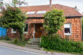 RUDNICK bietet historisches Pfarrwitwenhaus mit außergewöhnlichem Charme mit zusätzli. Baugrundstück - Außenansicht