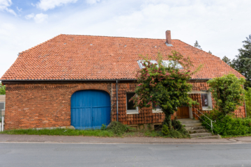 RUDNICK bietet historisches Pfarrwitwenhaus mit außergewöhnlichem Charme mit zusätzli. Baugrundstück, 31863 Coppenbrügge, Einfamilienhaus