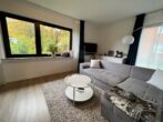 RUDNICK bietet TRAUM für TIER-/, Garten- und Ruheliebhaber: Haus mit 2 Wohnungen auf 3.700 qm Grd. - Wohnzimmer
