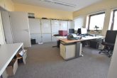 RUDNICK bietet TOP-RENDITE: Bürogebäude mit Fahrzeughalle in guter Lage - Büroraum Hauptgebäude