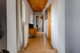 RUDNICK bietet: Solide Kapitalanlage mit Entwicklungspotenzial: Mehrfamilienhaus mit 4 Wohneinheiten - Flur OG