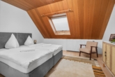 RUDNICK bietet WAHRE GRÖßE + VIELSEITIG NUTZBAR + FAIRER PREIS Steinhude: Haus mit ehem. Werkstatt - 2. Zimmer OG