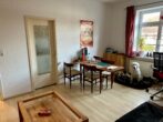 RUDNICK bietet URBANES KLEINOD: Schöne Wohnung mit Renditepotenzial im Herzen von Hannover - Wohn-/ Esszimmer 1