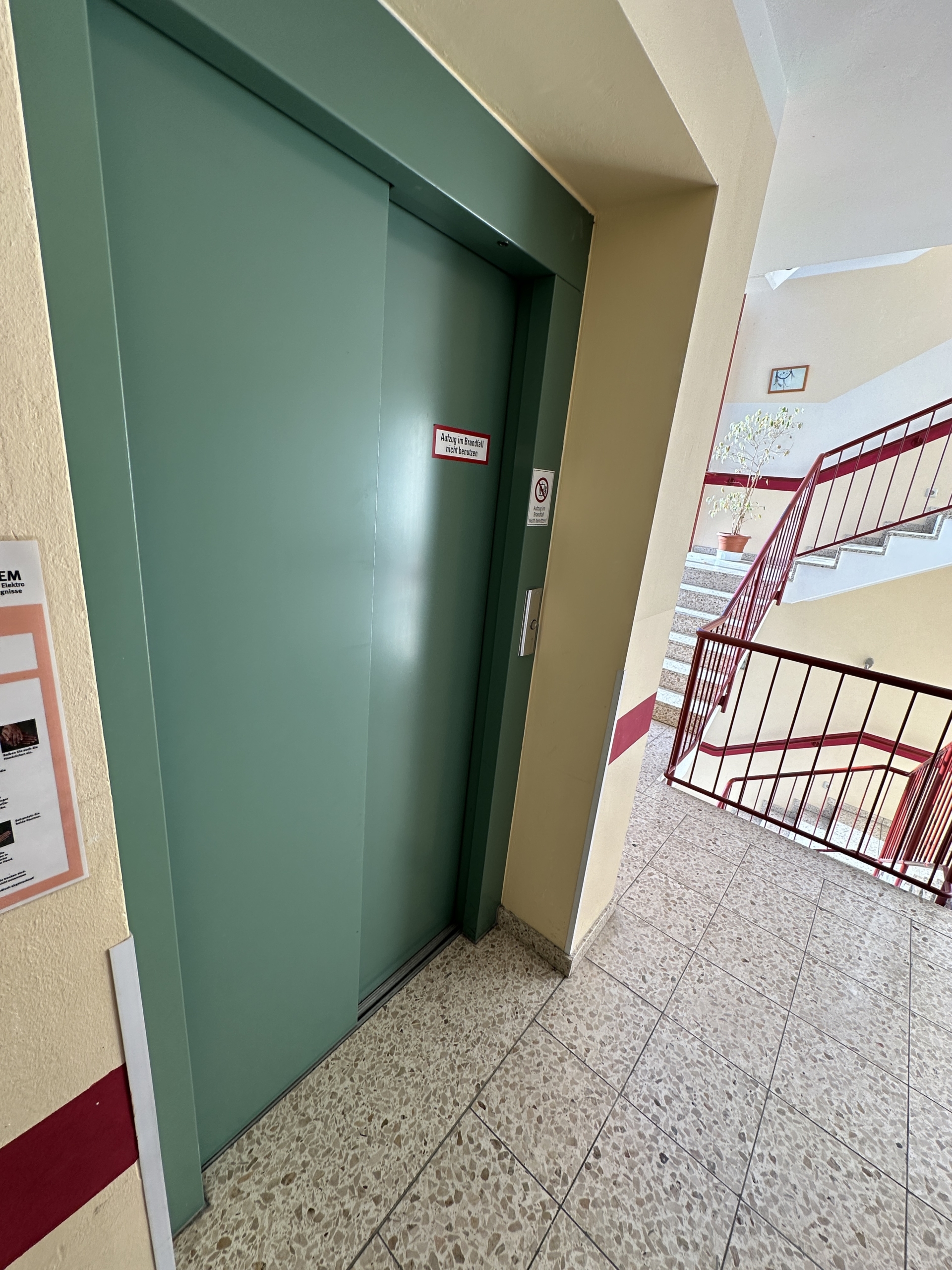 Lift vorhanden im Anbau