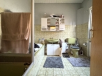 RUDNICK bietet VIELFALT & SUBSTANZ – Mehrfamilienhaus mit Garten und Perspektive - Bad mit Dusche und Wanne im EG