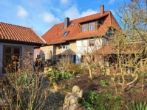 RUDNICK bietet RESTHOFIDYLL: Bildschönes Haus-/ Werkstatt-/ Gartenensemble für 1-4 Parteien, WG ... - Hausansicht Garten