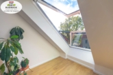 RUDNICK bietet STRESS- und PROVISIONSFREI*: Citynah wohnen in kpl. sanierten ehem. Bauernhaus - Nachbarhaus: Veluxfenster