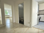 RUDNICK bietet URBANES KLEINOD: 2-Zimmer Wohnung mit Balkon und viel Platz im DG - Flur