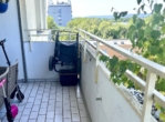 RUDNICK bietet KAPITALANLAGE: 3-Zimmer-Wohnung mit Balkon und Fahrstuhl - Balkon