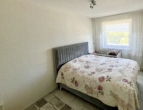 RUDNICK bietet KAPITALANLAGE: 3-Zimmer-Wohnung mit Balkon und Fahrstuhl - Schlafzimmer