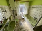 RUDNICK bietet: PLATZ OHNE ENDE... Riesiges 2 Familienhaus - PROVISIONSFREI für den Käufer - Badzimmer mit Wanne/Dusche -  Wohnung 1