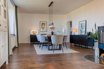 Wohnen wie im Haus – lichtdurchflutete Traumwohnung auf 2 Ebenen – 273 qm purer Wohnkomfort, 31555 Suthfeld, Maisonettewohnung